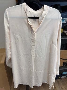 Women’s Lightweight Cream Long-Sleeve Tunic Shirt